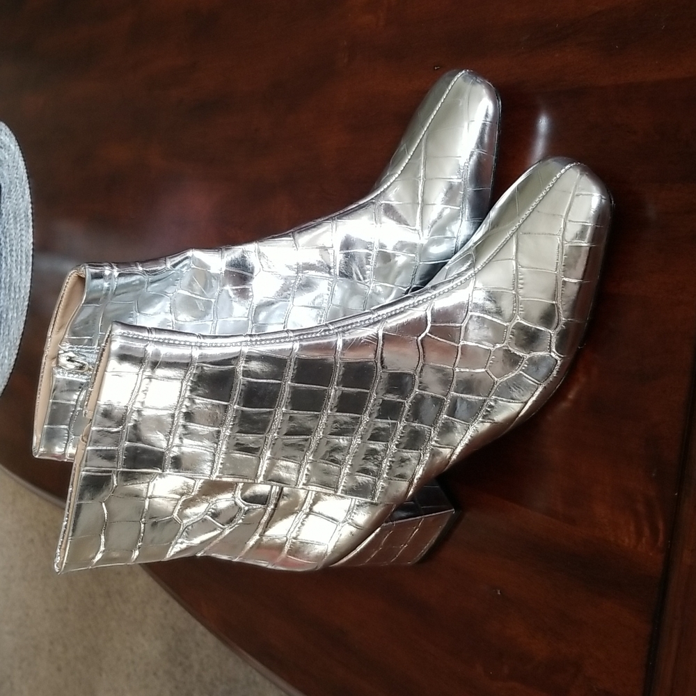 Schutz boots. Silver. Made in Brazil
